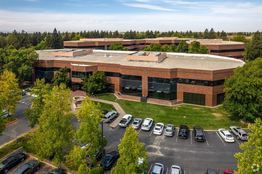 More Photos Of 2720 Gateway Oaks Dr, Sacramento Office For Lease