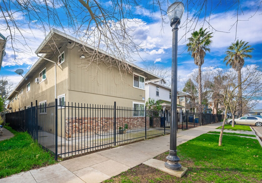 Primary Photo Of 3222 2nd Ave, Sacramento Apartments For Sale