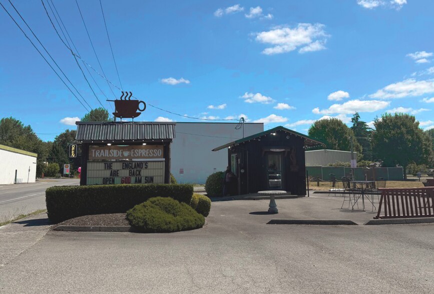 More Photos Of 130 Pioneer Way E way, South Prairie Fast Food For Sale