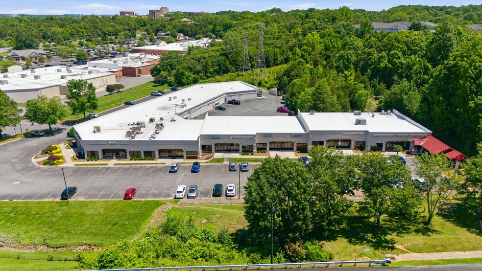 More Photos Of 1001 E Wt Harris Blvd, Charlotte Storefront For Lease