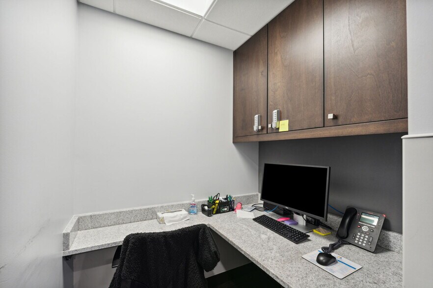 More Photos Of 160 John F Kennedy Dr, Lake Worth Medical For Lease