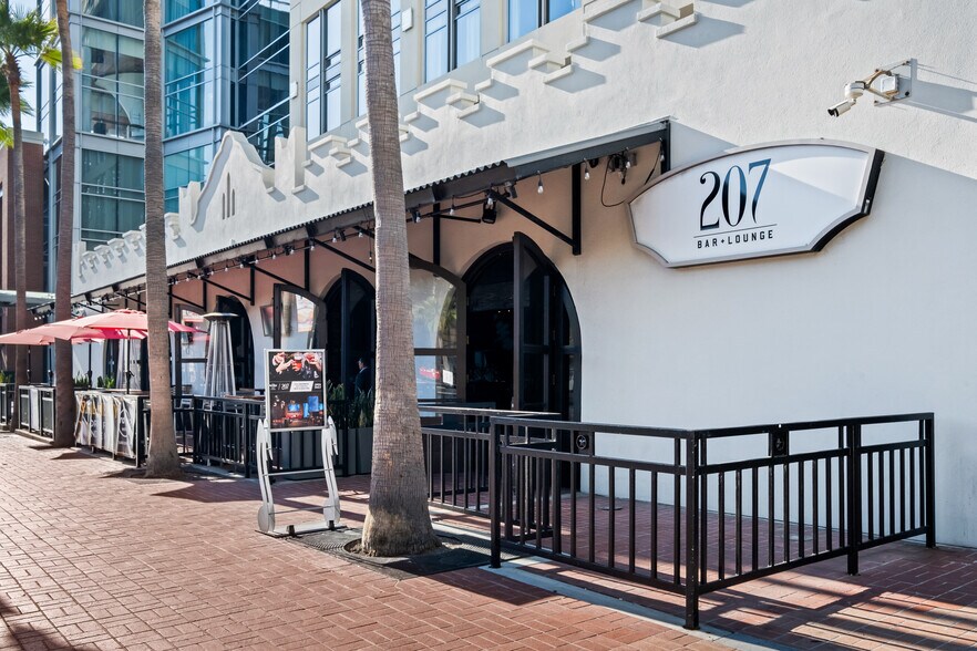 More Photos Of 207 5th Ave, San Diego Hotel For Sale