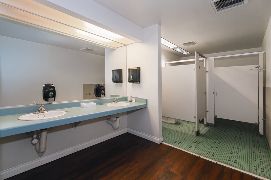 More Photos Of 1151 W 5th St, Azusa Medical For Sale