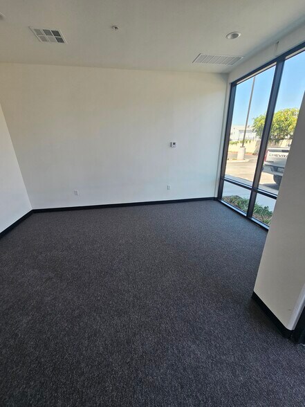 More Photos Of 10680 Silicon Ave, Montclair Warehouse For Lease