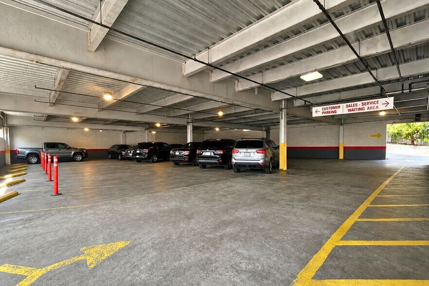 More Photos Of 430 Tunxis Hill Rd, Fairfield Warehouse For Sale