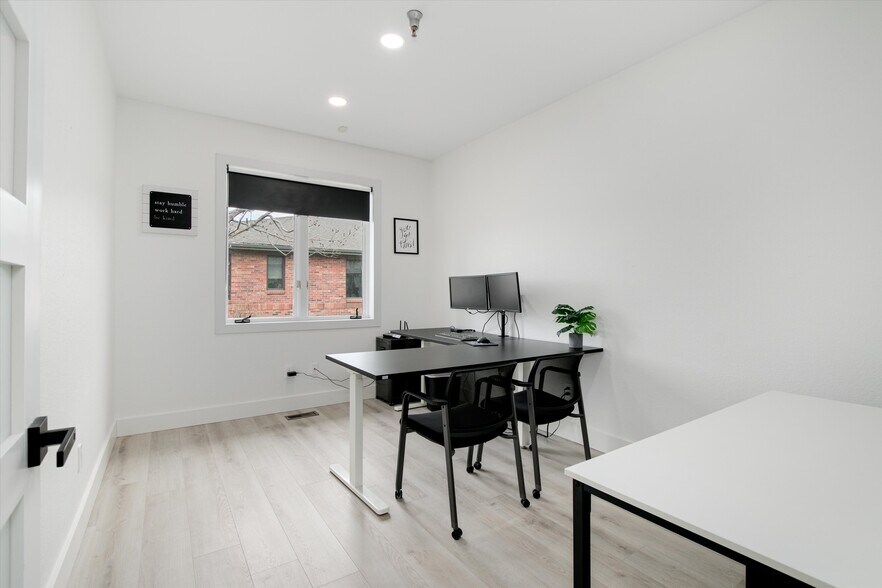 More Photos Of 42 Garden Ctr, Broomfield Office For Lease