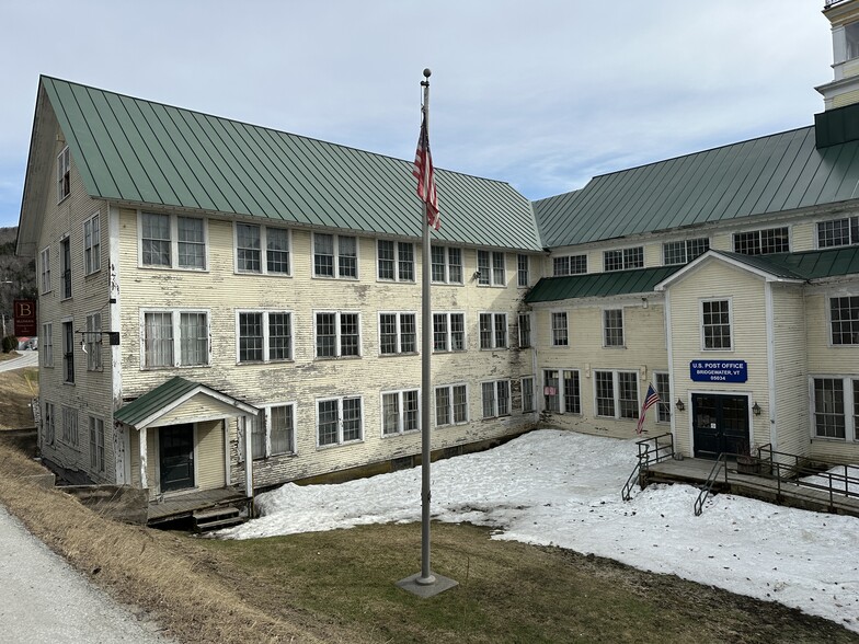 More Photos Of 100-102 Mill Rd, Bridgewater Storefront For Lease