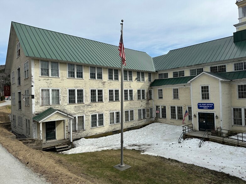 More Photos Of 100-102 Mill Rd, Bridgewater Storefront For Sale