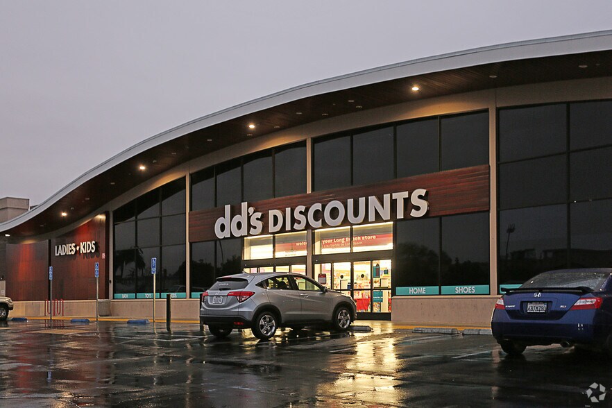 More Photos Of 2300-2306 E 7th St, Long Beach Freestanding For Lease