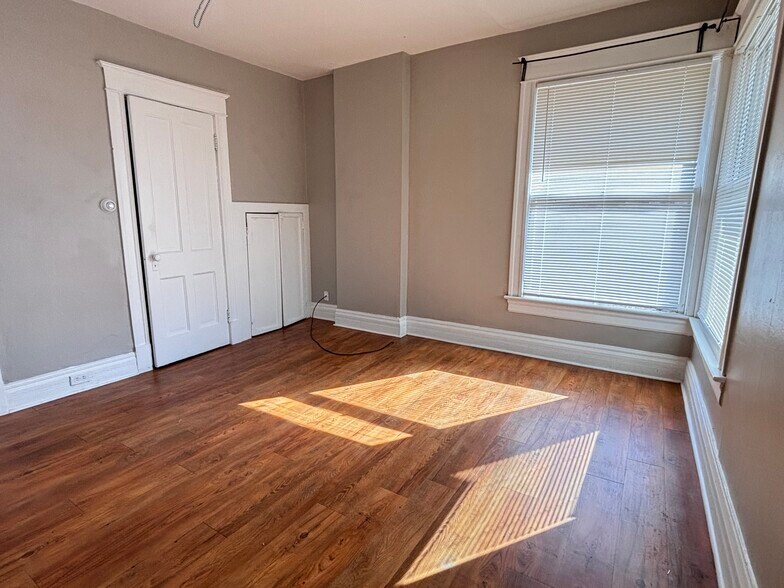 More Photos Of 146 N Logan St, Denver Specialty For Sale
