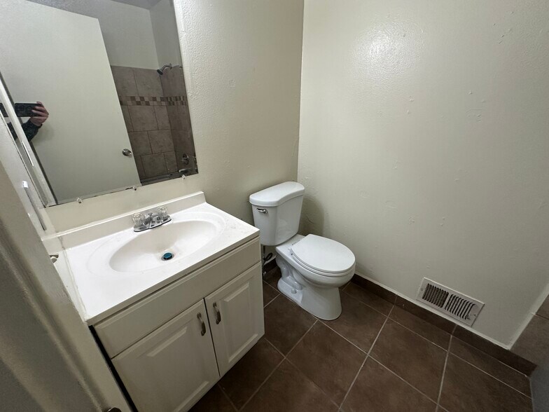 More Photos Of 67 Nedra Ct, Sacramento Apartments For Sale
