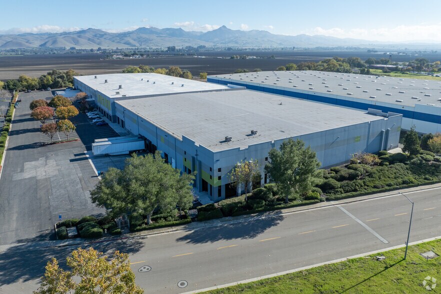 More Photos Of 2401 Bert Dr, Hollister Distribution For Lease