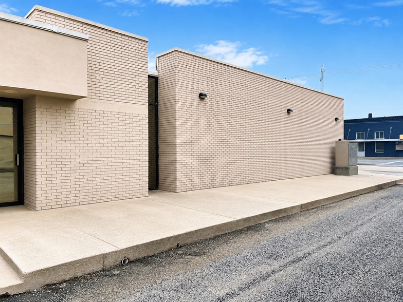 More Photos Of 101 N 4th St, Lometa Daycare Center For Sale
