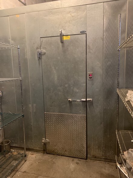 More Photos Of 1700 W Division St, Chicago Apartments For Lease