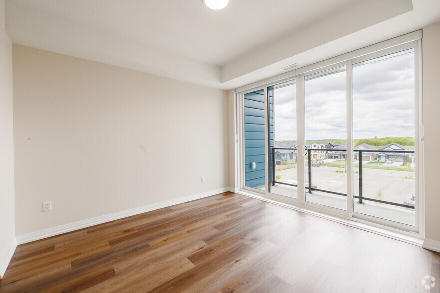 More Photos Of 600 Sunningdale Rd E, London Apartments For Lease