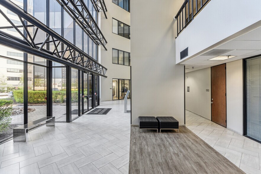 More Photos Of 11777 Katy Fwy, Houston Unknown For Lease