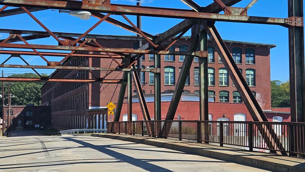 More Photos Of 159 Singleton St, Woonsocket Manufacturing For Lease