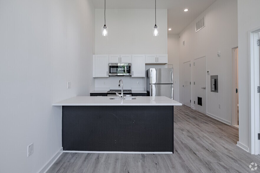 More Photos Of 70 Roseville Ave, Newark Apartments For Sale