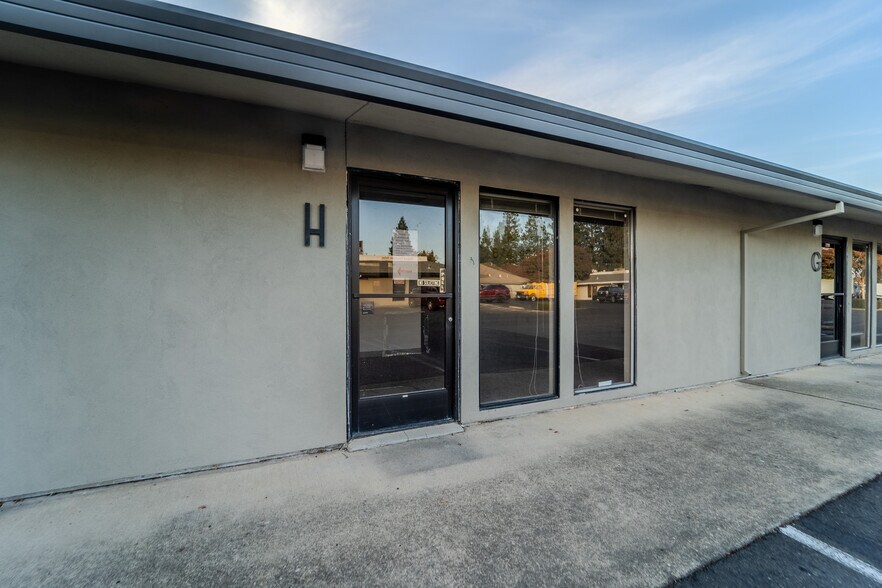 More Photos Of 1547 Starr Dr, Yuba City Office For Sale