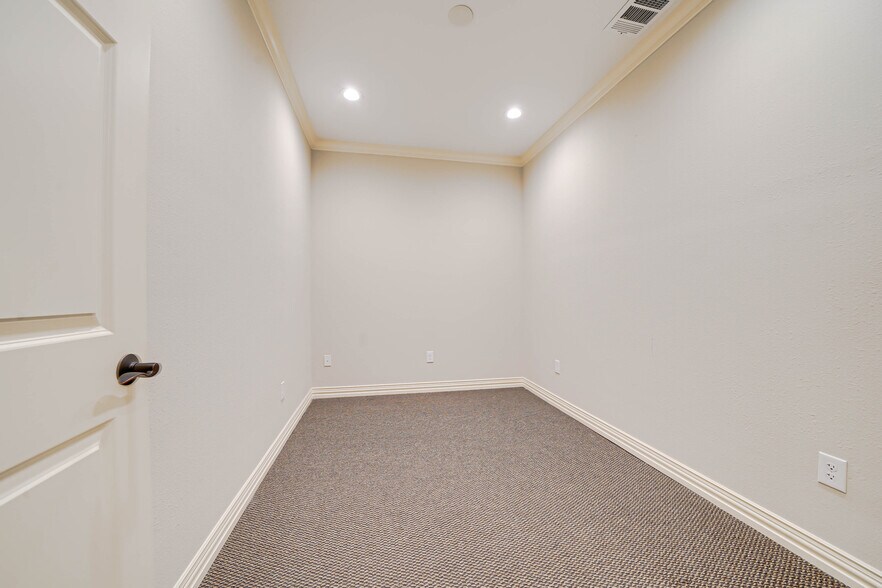 More Photos Of 8751 Collin McKinney Pky, McKinney Coworking Space