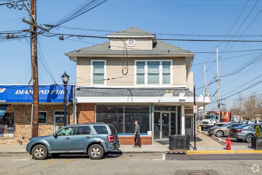 More Photos Of 207 Diamond Bridge Ave, Hawthorne General Retail For Sale