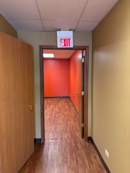 More Photos Of 28835 N Herky Dr, Lake Bluff Warehouse For Sale