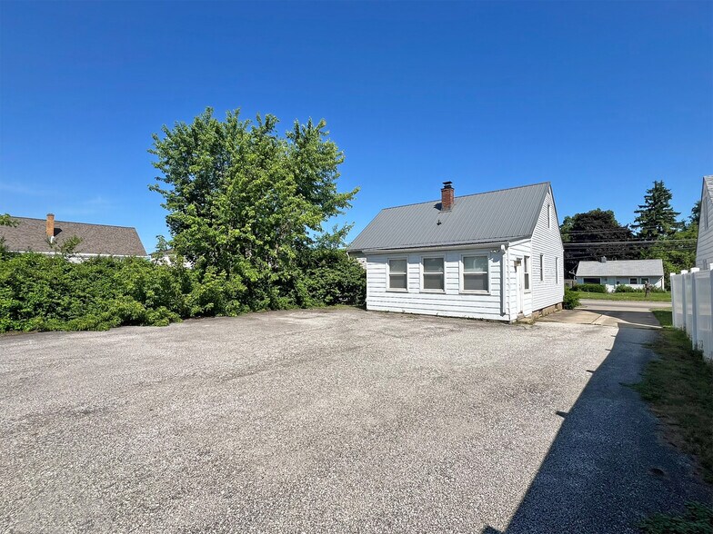 More Photos Of 1213 W 38th St, Erie Office Residential For Sale