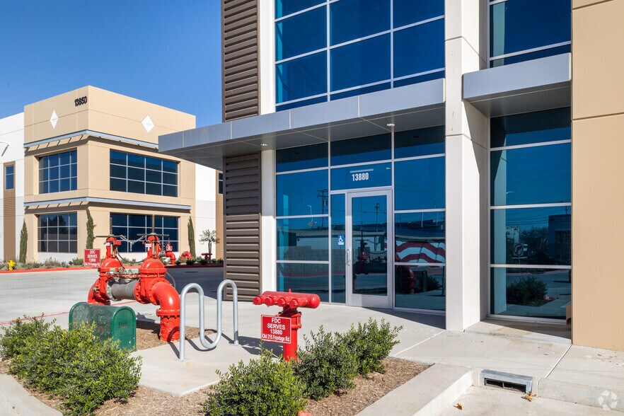 More Photos Of 13880 Old 215 Frontage Rd, Moreno Valley Warehouse For Sale