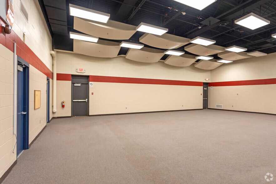 More Photos Of 132 1st Ave S, Motley Light Manufacturing For Sale