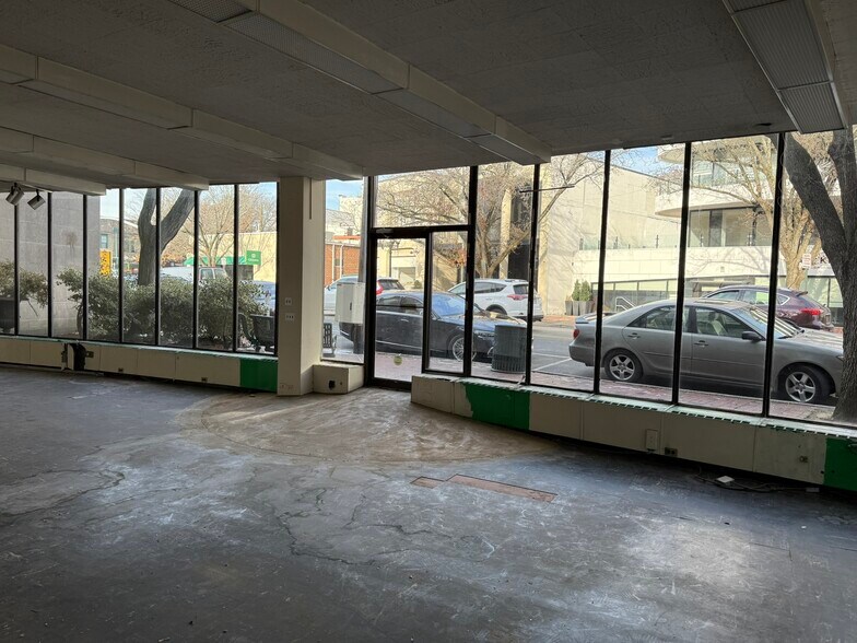 More Photos Of 51 Middle Neck Rd, Great Neck Office For Sale