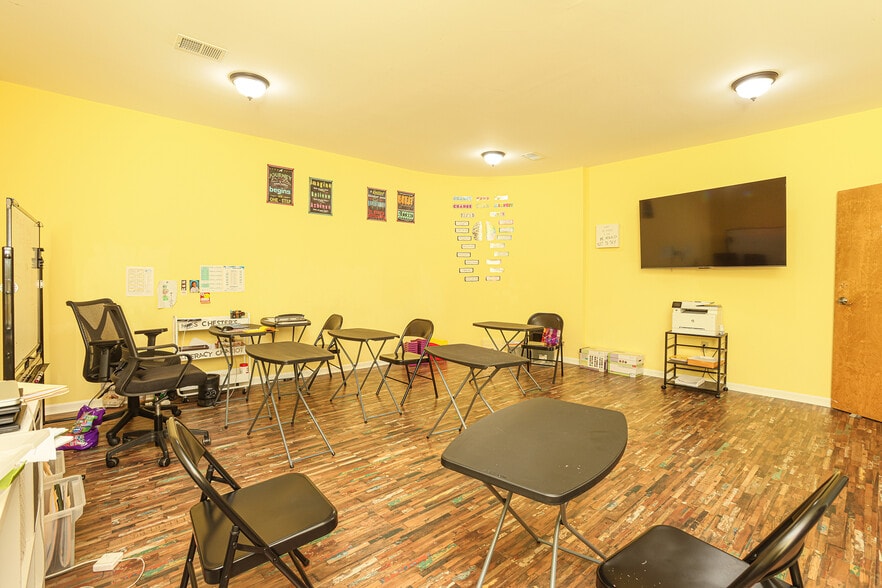 More Photos Of 8311 Two Notch Rd, Columbia Office For Sale