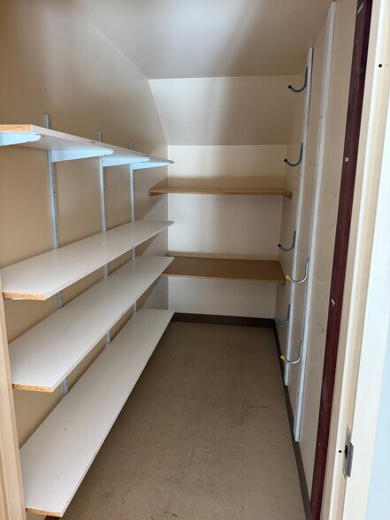 More Photos Of 40W310 Lafox Rd, St Charles Medical For Sale