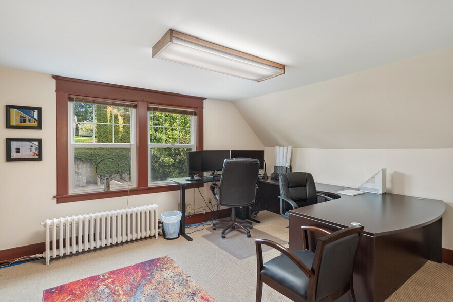 More Photos Of 19679 Front St, Poulsbo Office For Sale