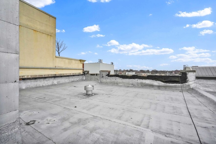 More Photos Of 6340 Fresh Pond Rd, Ridgewood Apartments For Sale