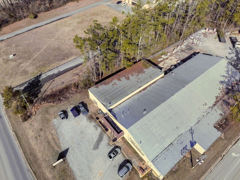 More Photos Of 2750 S Harper Rd, Corinth Manufacturing For Sale