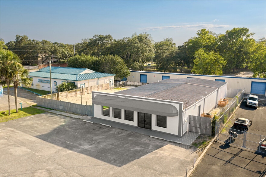 Primary Photo Of 90 Mary Esther Blvd, Mary Esther Freestanding For Lease