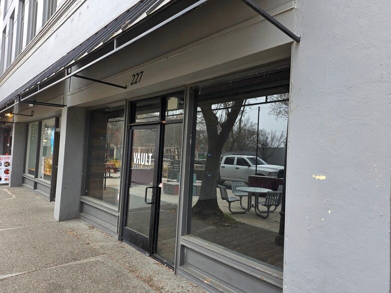 More Photos Of 221-227 G St, Davis Storefront Retail Office For Lease