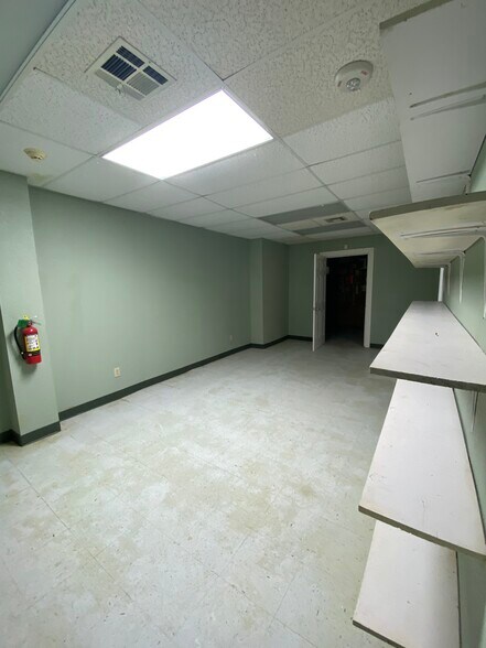 More Photos Of 5550 Eastex Fwy, Beaumont Unknown For Lease