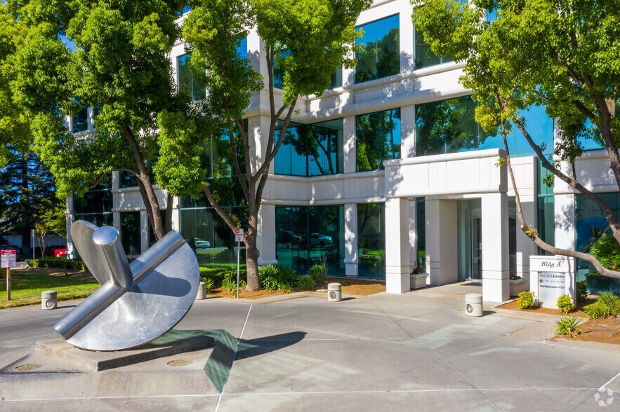 More Photos Of 1700 Standiford Ave, Modesto Office For Lease