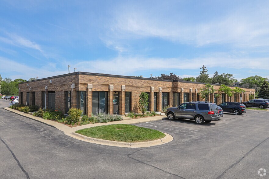 Primary Photo Of 3000 Dundee Rd, Northbrook Office For Lease