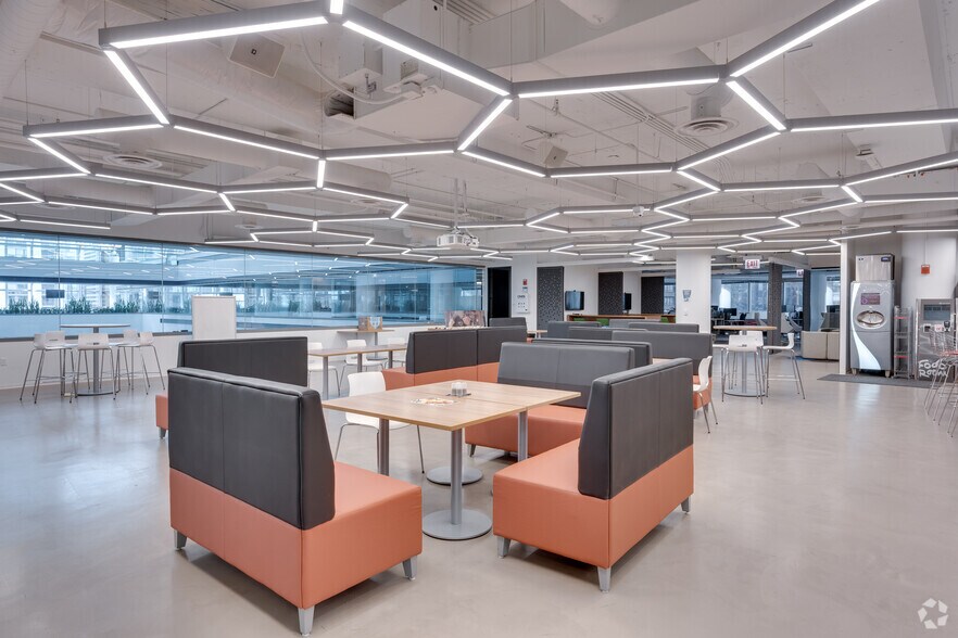 More Photos Of 203 N LaSalle St, Chicago Office For Lease