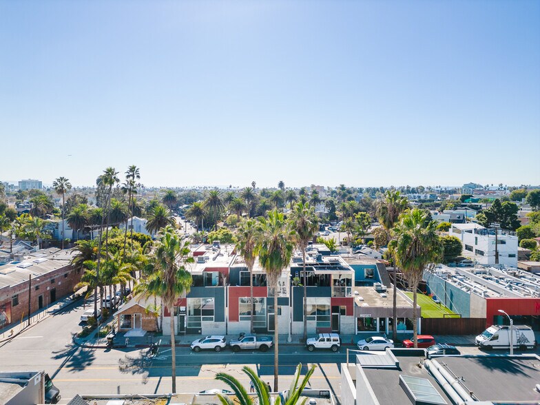 More Photos Of 1320 Abbot Kinney Blvd, Venice Loft Creative Space For Sale