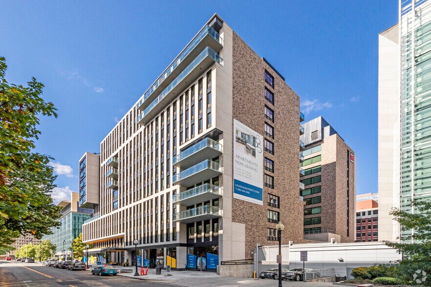 More Photos Of 555 E St SW, Washington Apartments For Lease