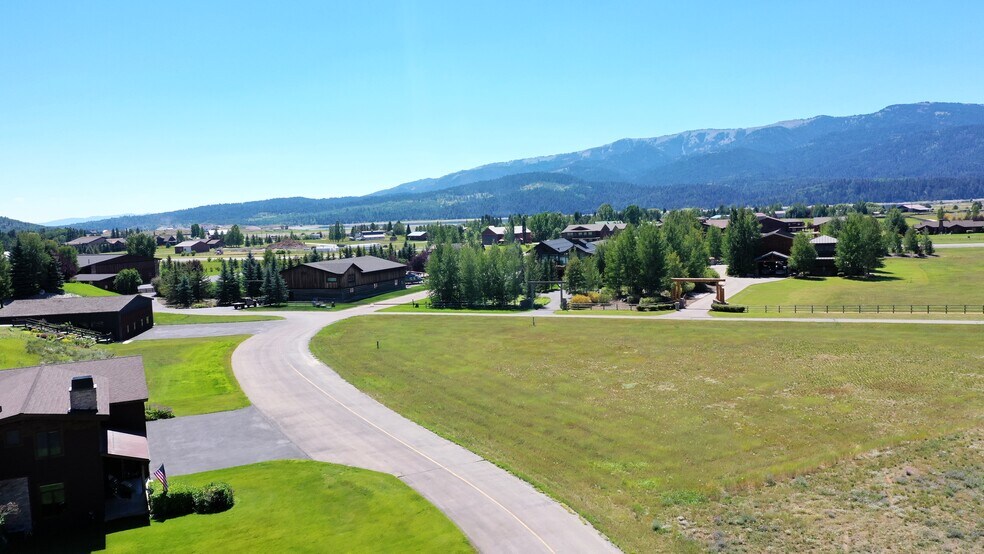 More Photos Of 872 Alpine Village Loop, Alpine Airplane Hangar For Sale