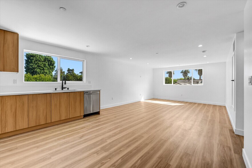 More Photos Of 7322 Newcastle Ave, Reseda Apartments For Sale