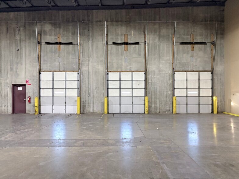 More Photos Of 22000 Industrial Blvd, Rogers Distribution For Lease
