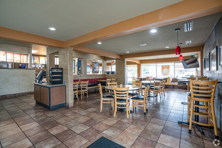 More Photos Of 1179 E Main St, Alice Fast Food For Sale