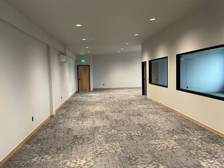 More Photos Of 2405 SW 1st St, Redmond Industrial For Lease