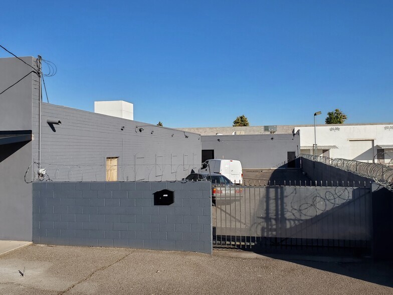 More Photos Of 1637-1639 N 40th St, Phoenix Warehouse For Lease