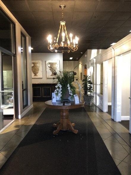 More Photos Of 3355 Capital Cir NE, Tallahassee Auto Dealership For Sale